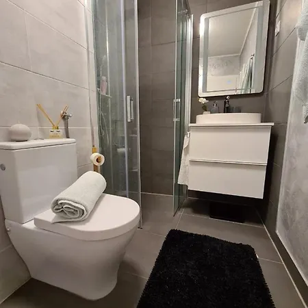 Apartment M's *