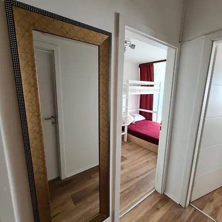 Apartment M's *